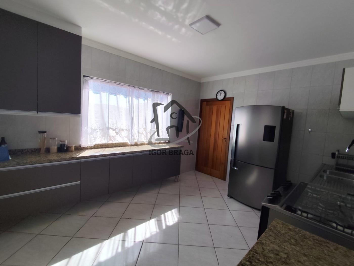 Casa, 3 quartos, 300 m² - Foto 2