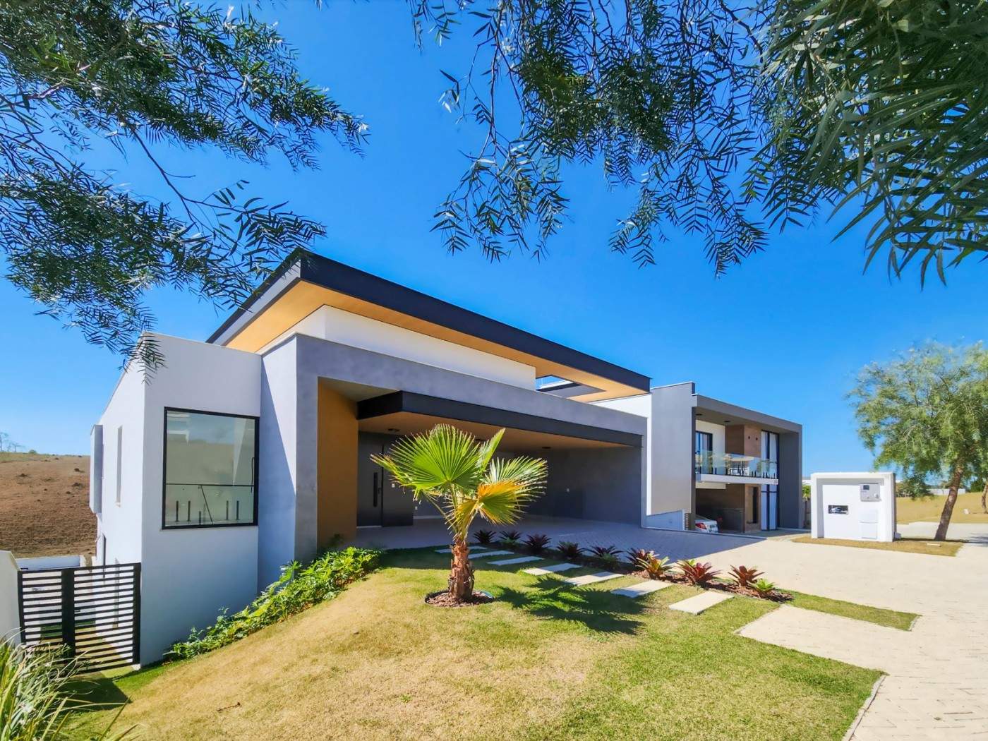 Casa, 4 quartos, 363 m² - Foto 1